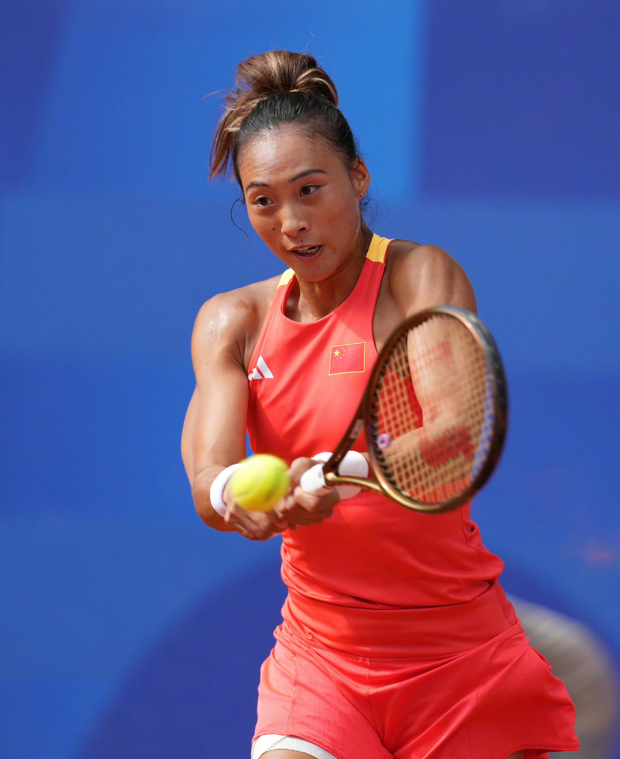 被放大镜 被放大镜