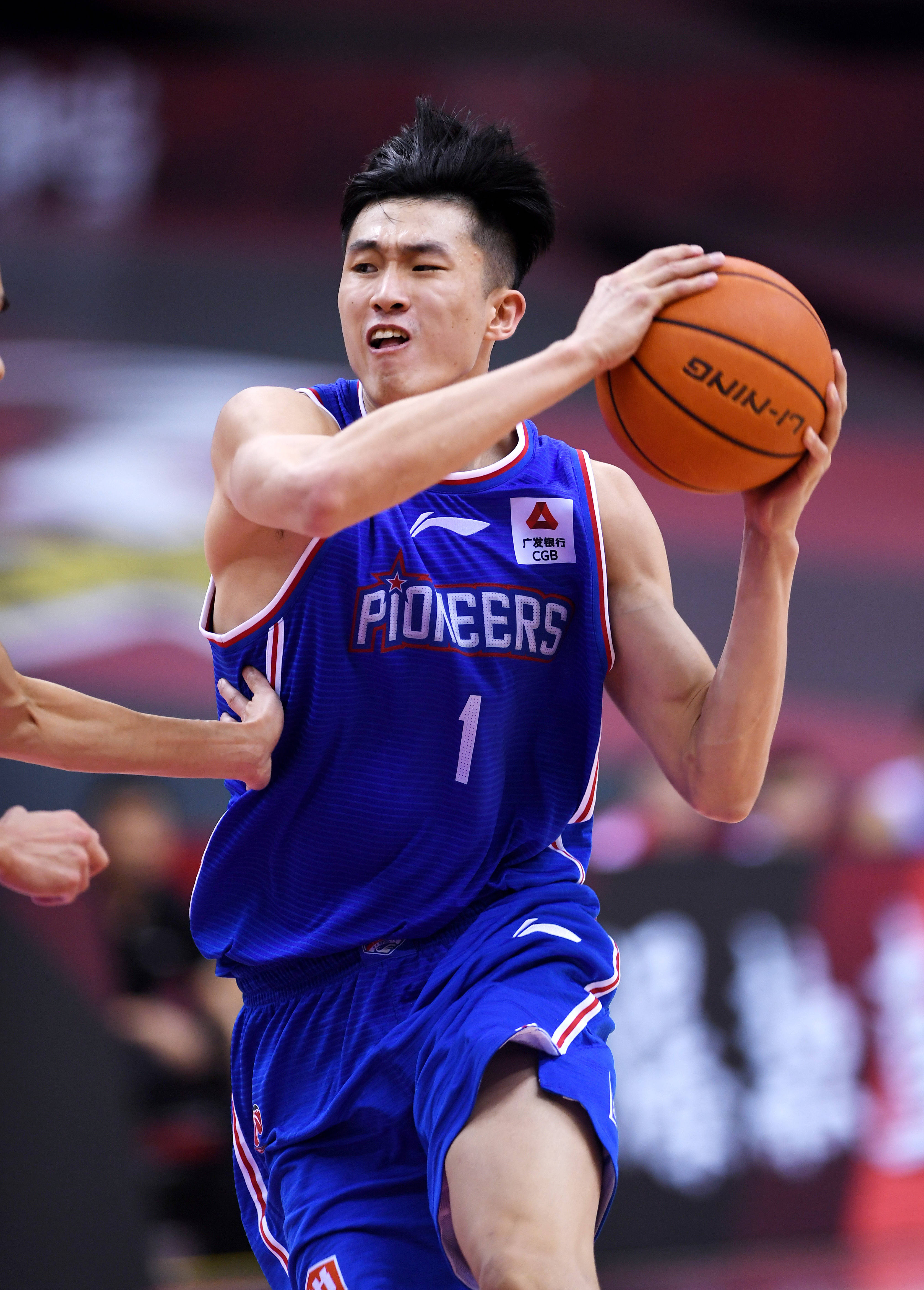 中场对抗中 中场对抗中